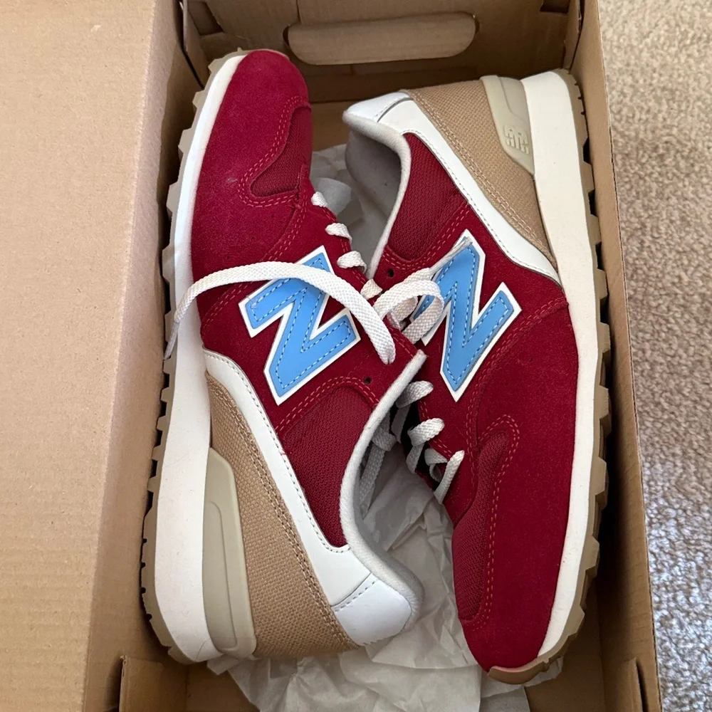 New Balance 696 Women's Sneakers - Picture 6 of 7